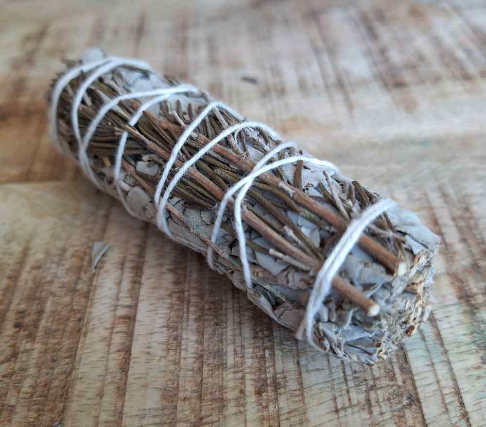 WHITE SAGE & ROSEMARY SMUDGE STICK